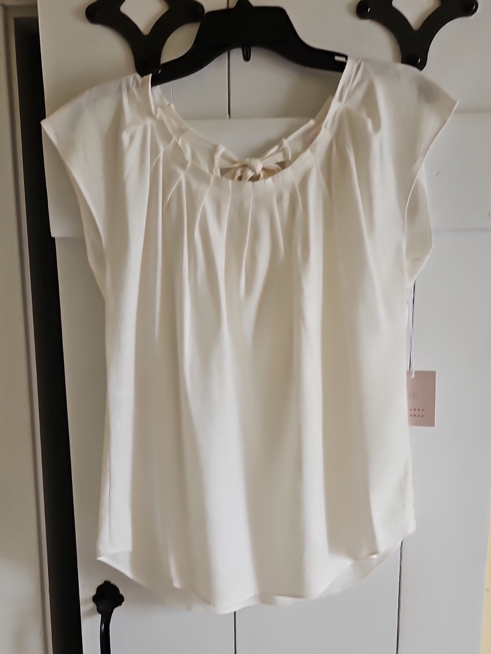 LC Lauren Conrad Cream Pleated Cap-Sleeve Blouse